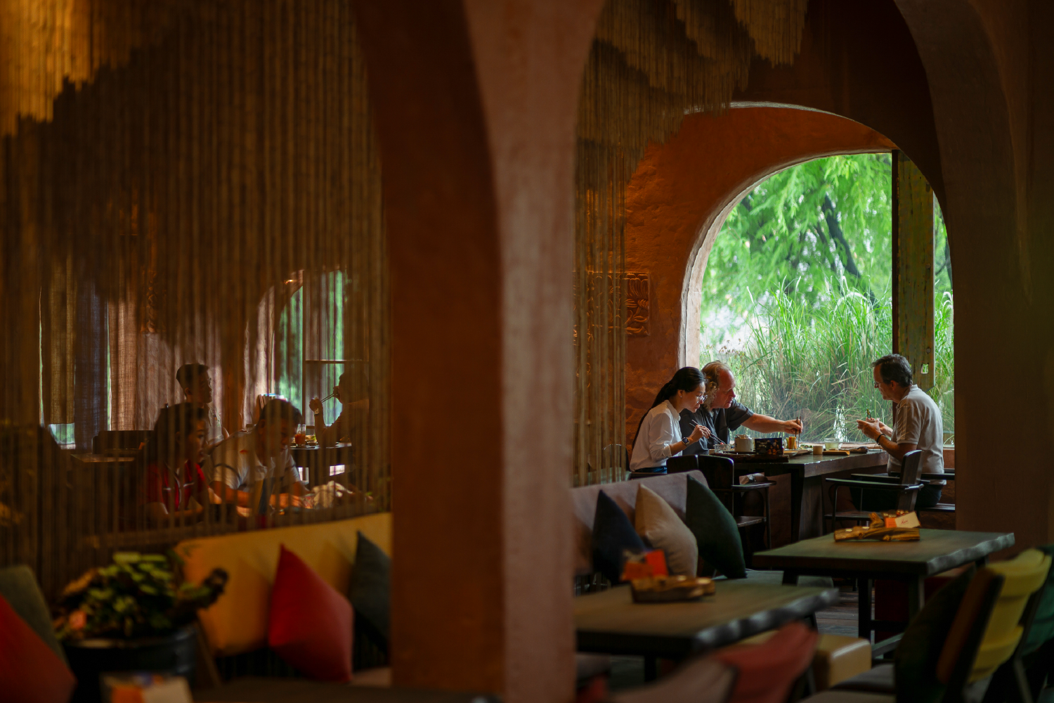 hum-web-khonggian-hums-2_1